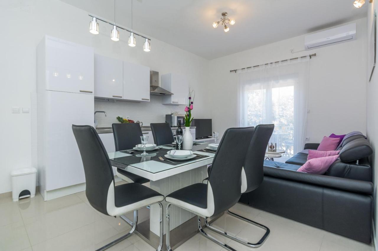 Apartments Marko Sukošan Eksteriør bilde
