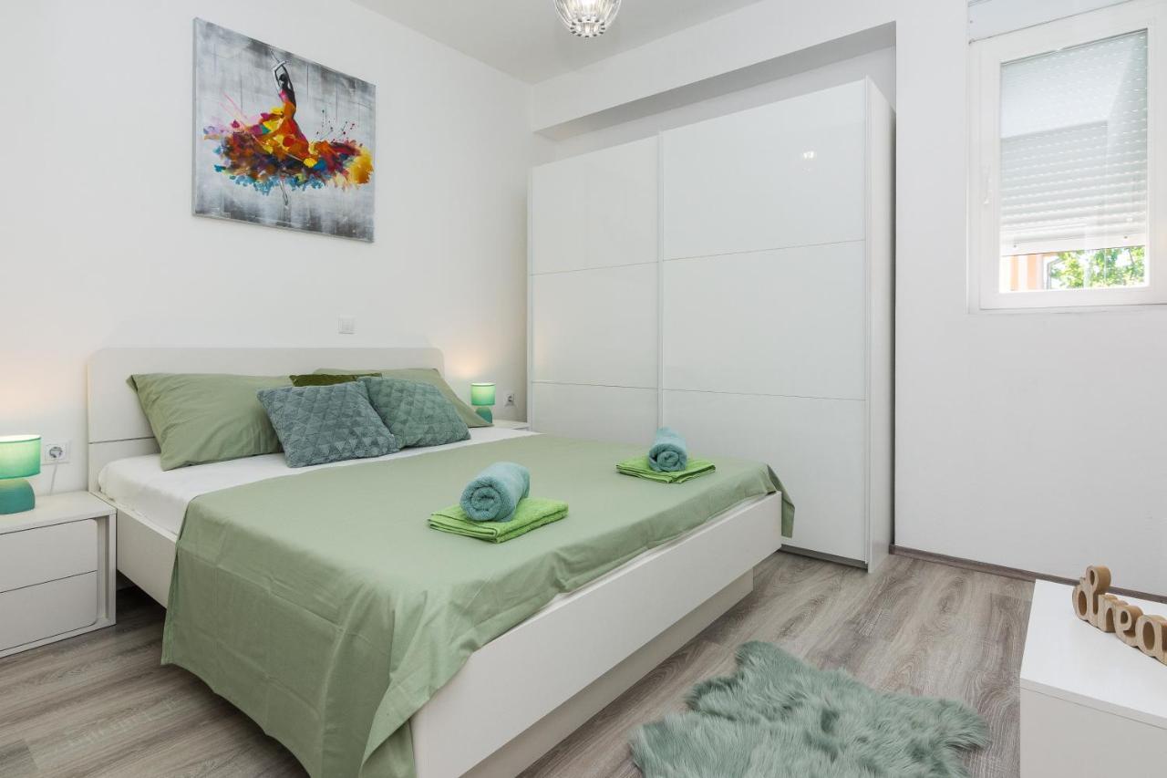 Apartments Marko Sukošan Eksteriør bilde