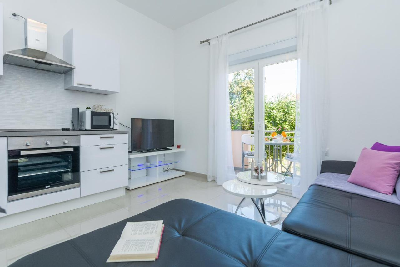 Apartments Marko Sukošan Eksteriør bilde