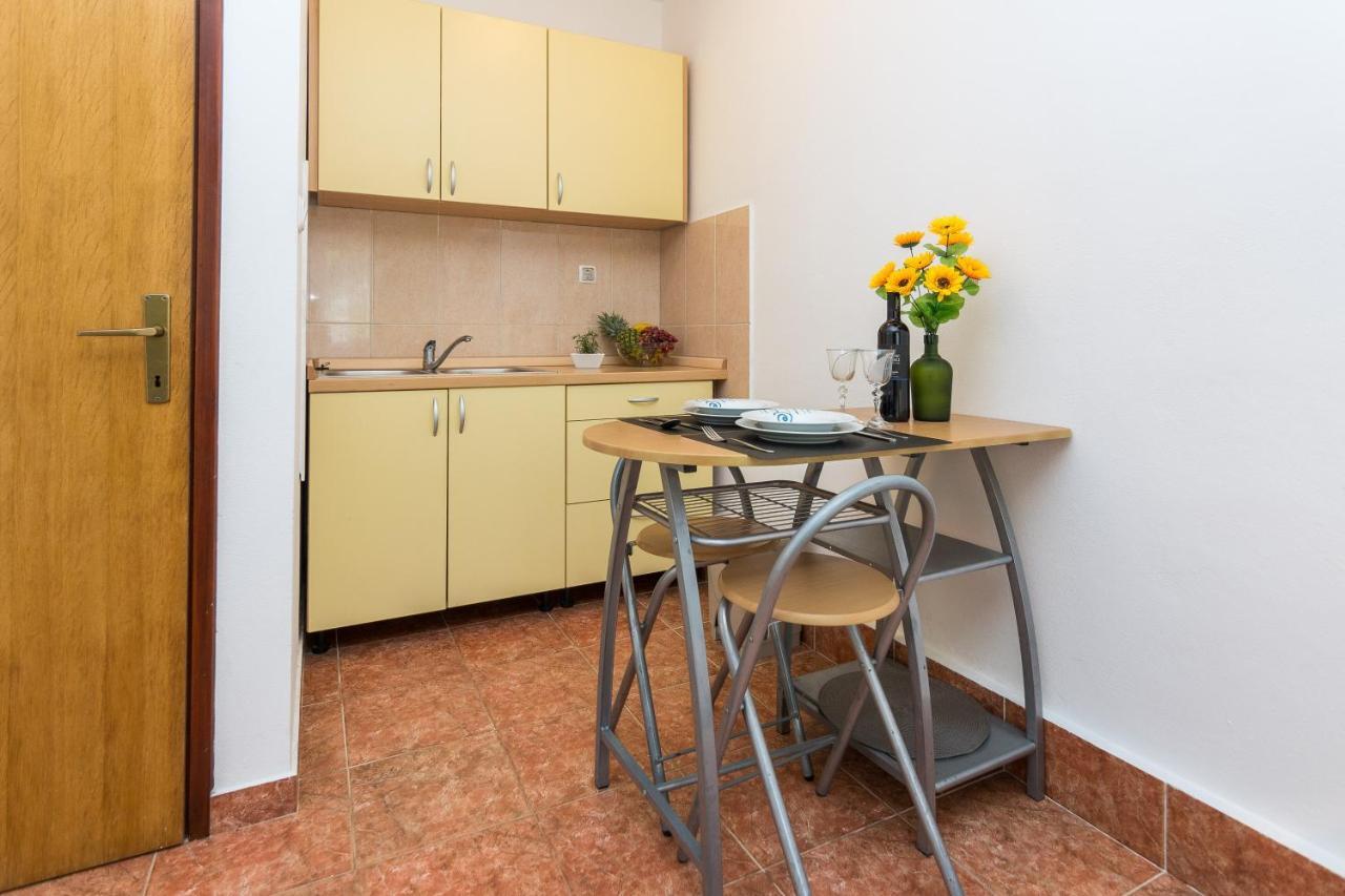 Apartments Marko Sukošan Eksteriør bilde